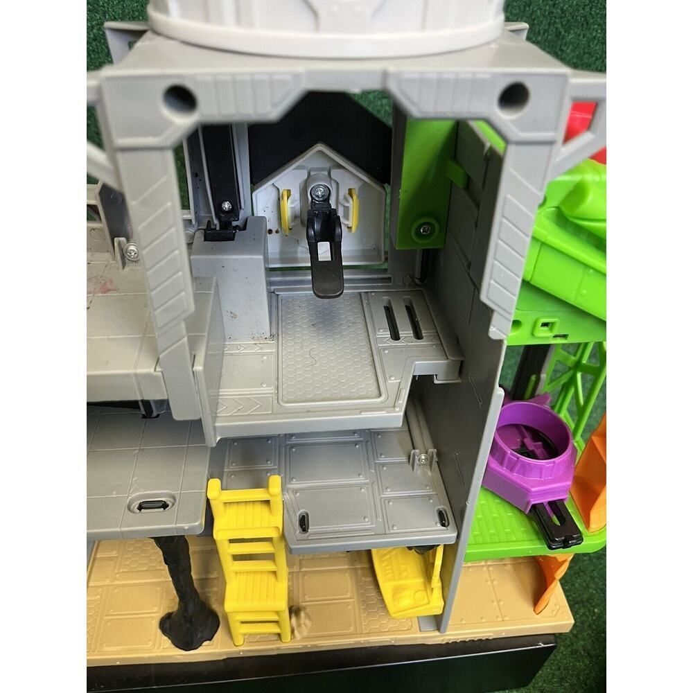 Fisher Price Imaginext DC Super Friends Wayne Manor Tower Batman Playset - Picture 9 of 10